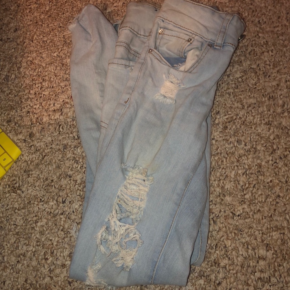 Light washed ripped skinny jeans